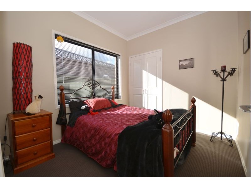 2 Therese Court, Miners Rest VIC 3352