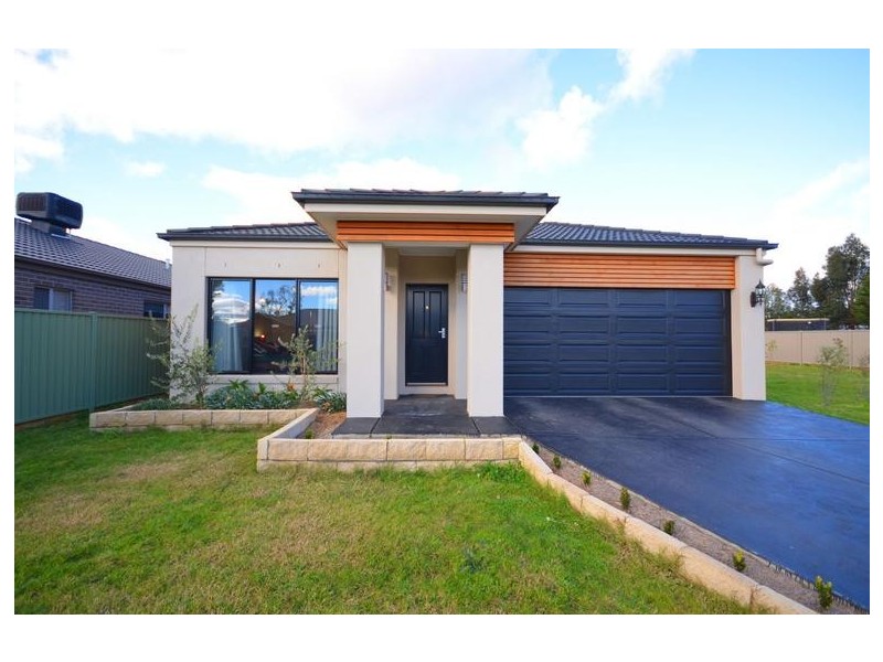 2 Therese Court, Miners Rest VIC 3352