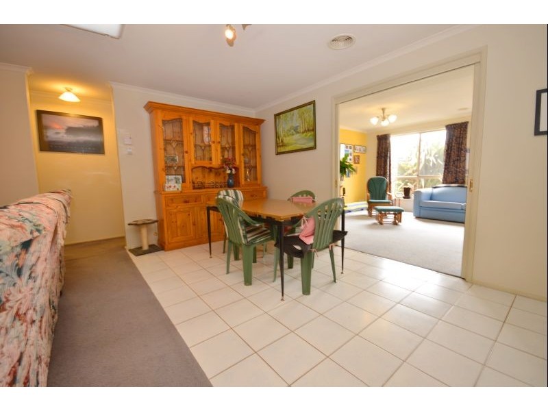 6 Rozel Avenue, Wendouree VIC 3355