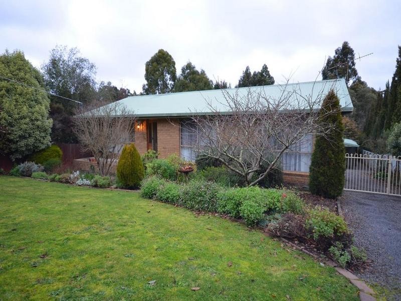 230 Melbourne Road, Brown Hill VIC 3350