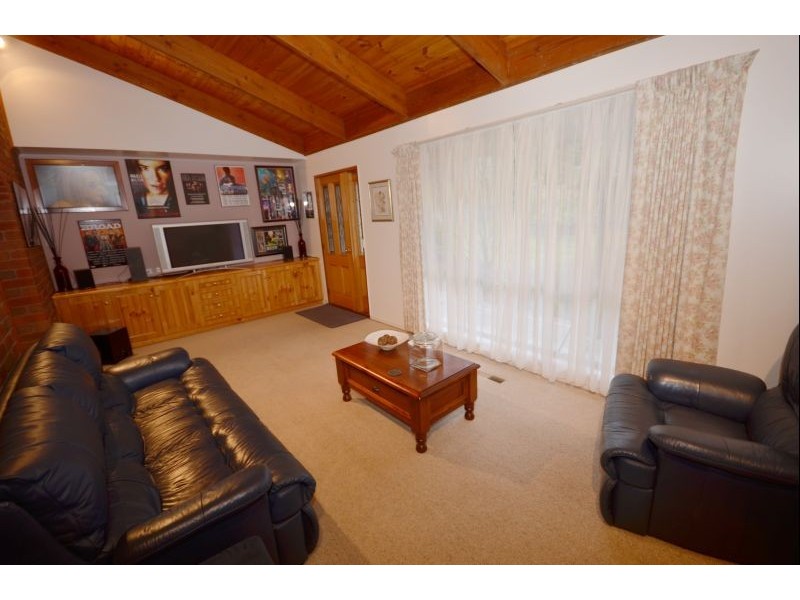 230 Melbourne Road, Brown Hill VIC 3350