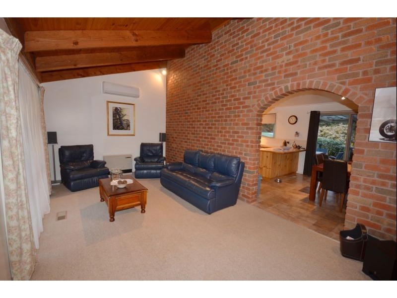 230 Melbourne Road, Brown Hill VIC 3350