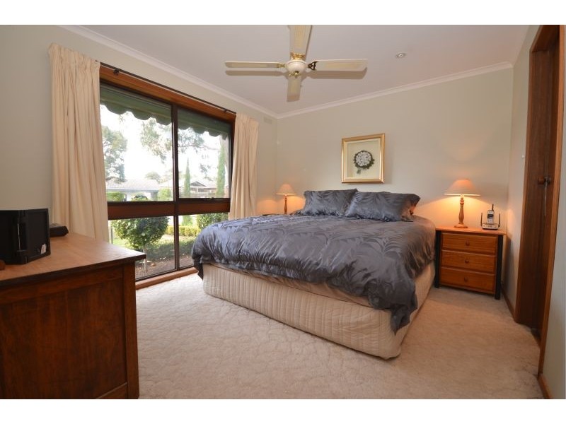 15 Avoca Crescent, Alfredton VIC 3350