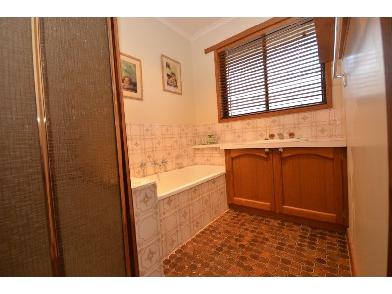 15 Avoca Crescent, Alfredton VIC 3350