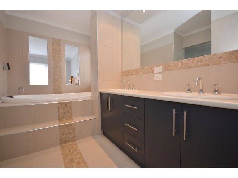 106 Alfredton Drive, Alfredton VIC 3350