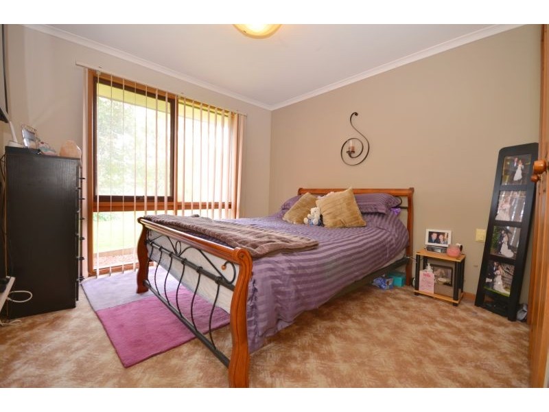 32 Racecourse Road, Haddon VIC 3351