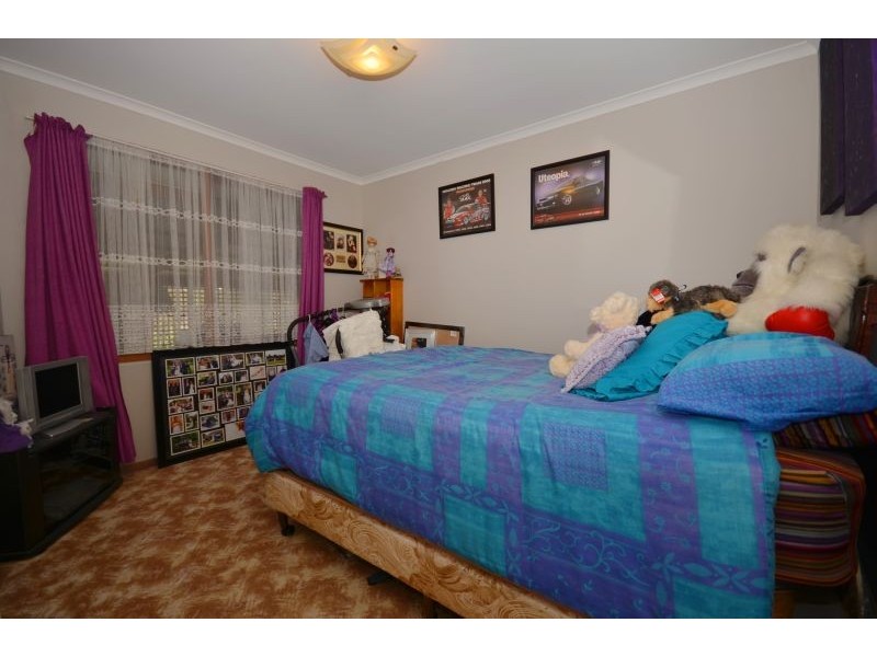 32 Racecourse Road, Haddon VIC 3351