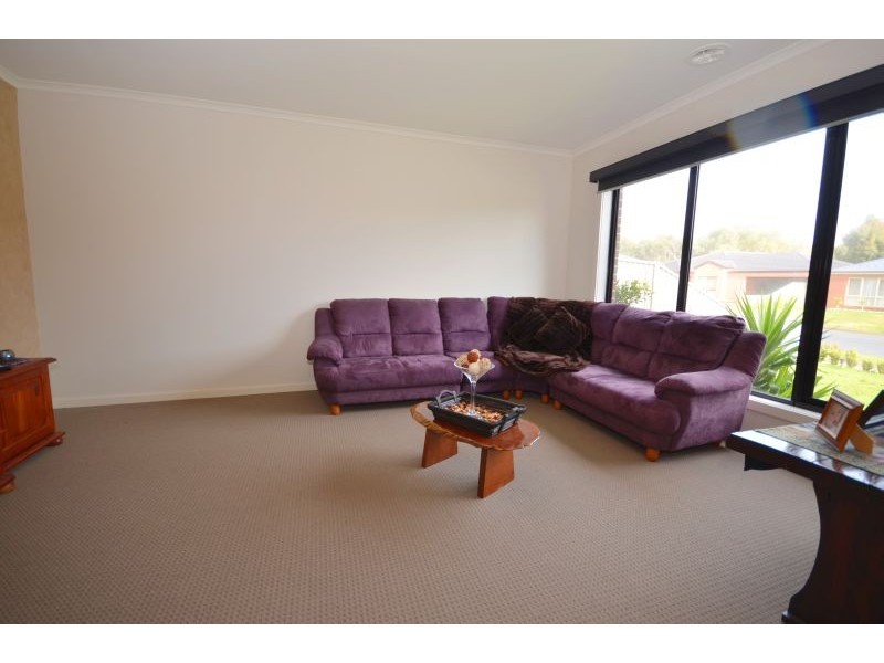 14 King George Way, Mitchell Park VIC 3352
