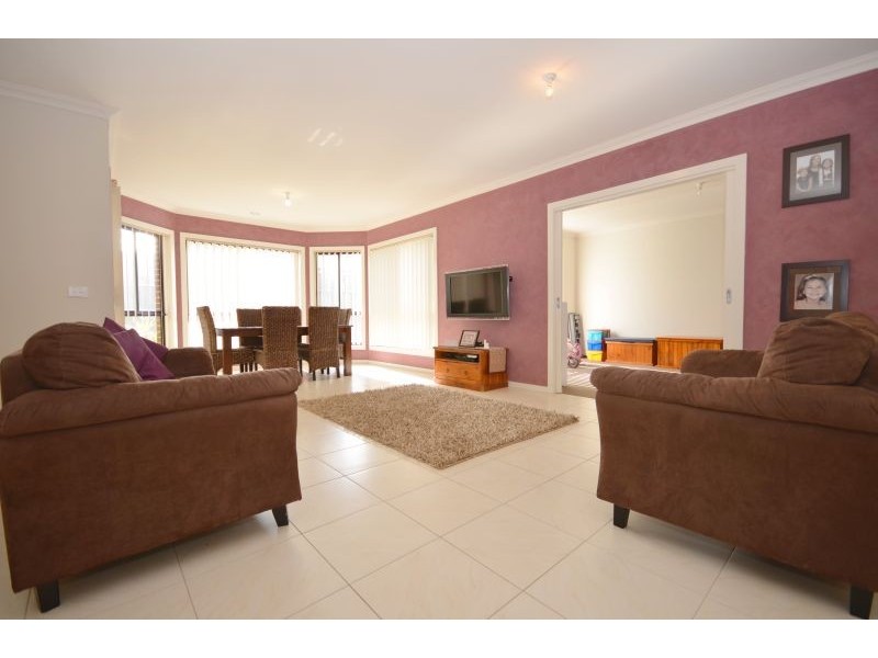 14 King George Way, Mitchell Park VIC 3352