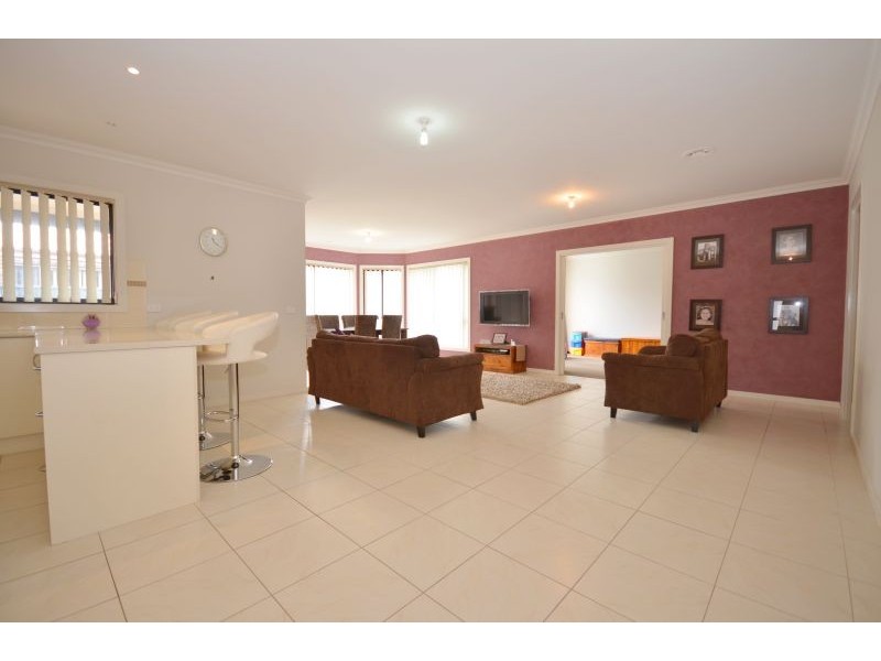 14 King George Way, Mitchell Park VIC 3352