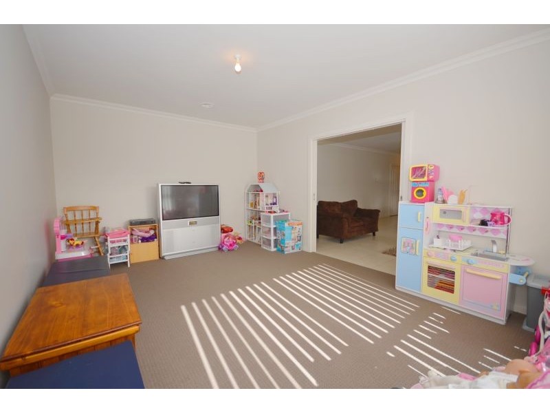 14 King George Way, Mitchell Park VIC 3352