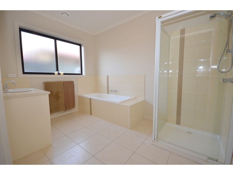 14 King George Way, Mitchell Park VIC 3352