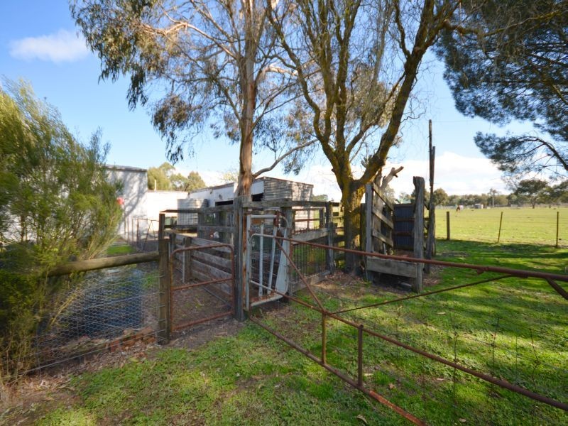 90 Blackmore Road, Sulky VIC 3352