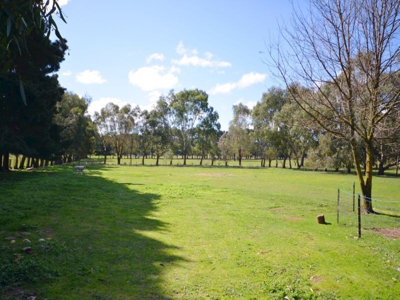 90 Blackmore Road, Sulky VIC 3352