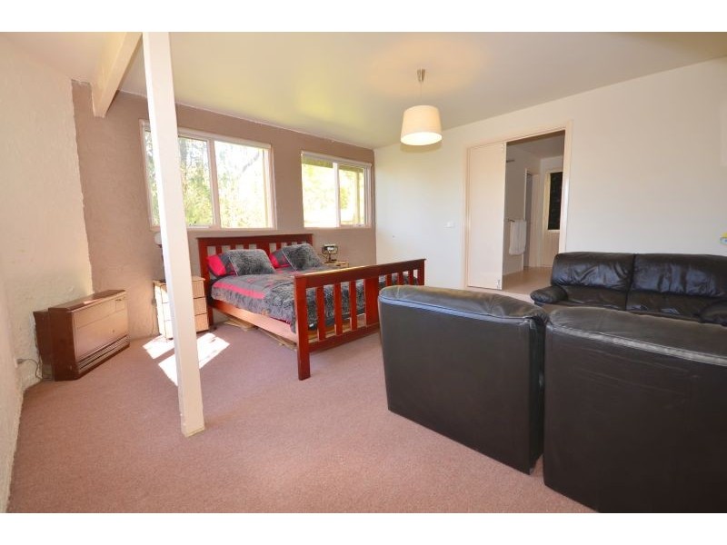 2 Judith Grove, Mount Clear VIC 3350