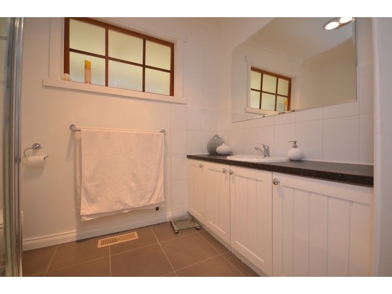 2 Judith Grove, Mount Clear VIC 3350