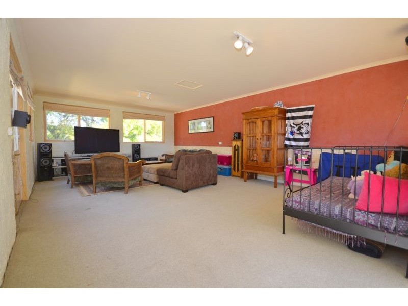 2 Judith Grove, Mount Clear VIC 3350