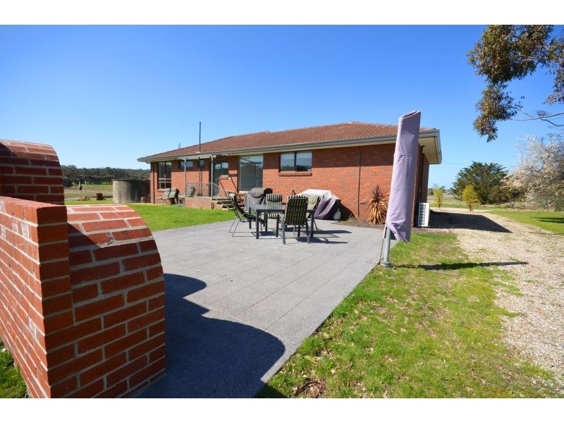 595 Sebastopol-Smythesdale Road, Ross Creek VIC 3351