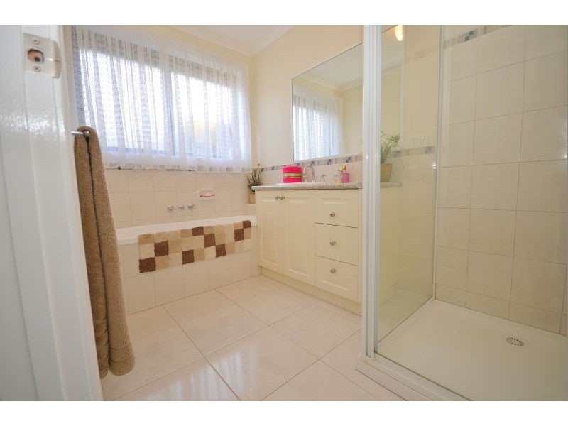 2 Modestino Place, Wendouree VIC 3355