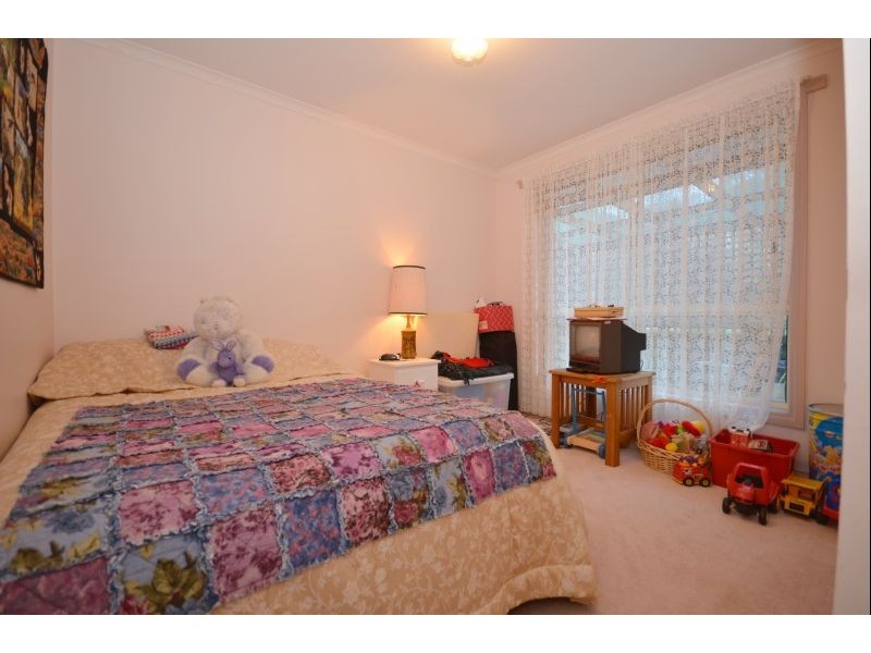 16 Melvyn Crescent, Mount Clear VIC 3350