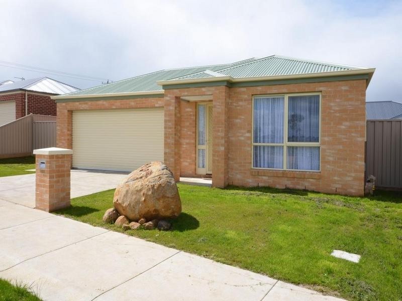 103 Kossuth Street, Sebastopol VIC 3356