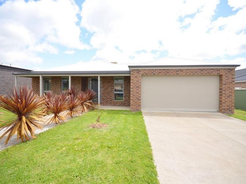 17 Baxter Street, Miners Rest VIC 3352