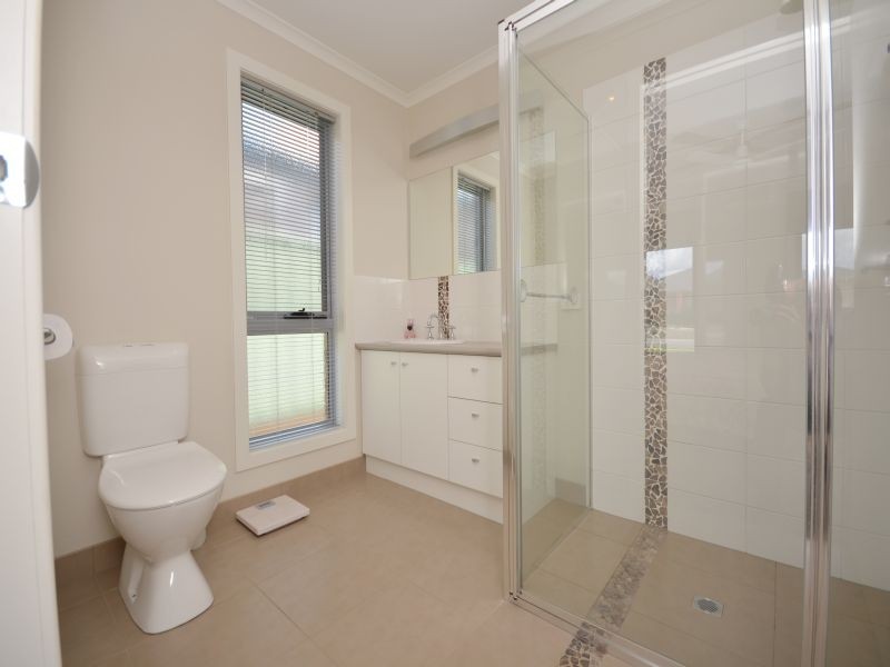 17 Baxter Street, Miners Rest VIC 3352