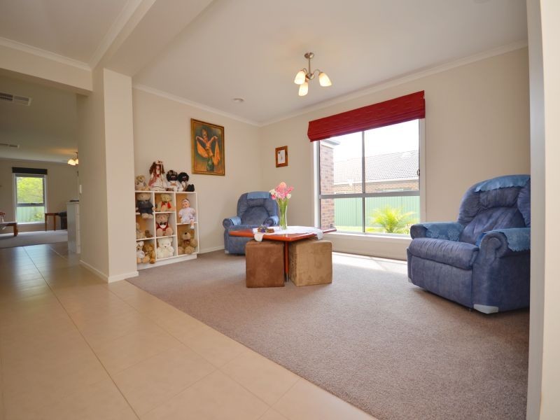 17 Baxter Street, Miners Rest VIC 3352