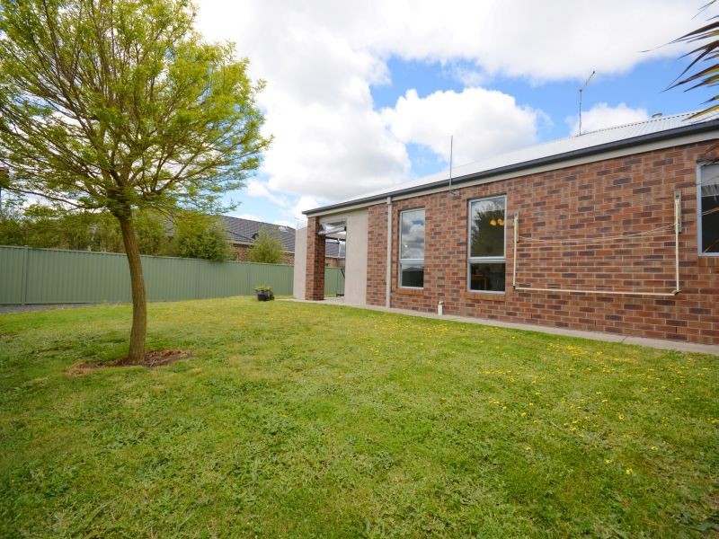 17 Baxter Street, Miners Rest VIC 3352