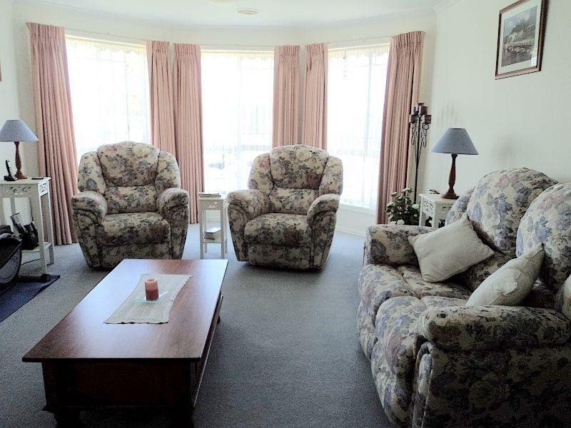 27 Shari Drive, Delacombe VIC 3356