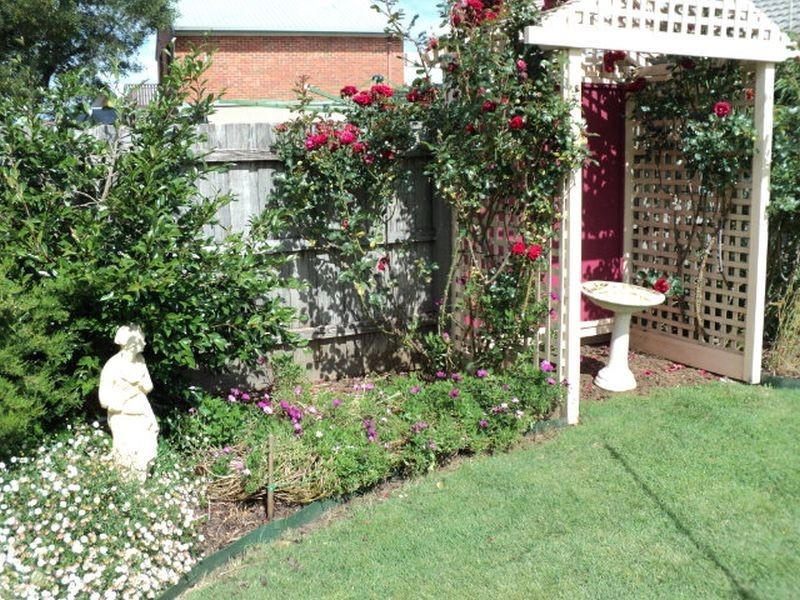 27 Shari Drive, Delacombe VIC 3356