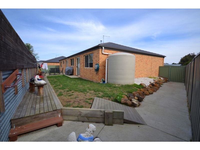 3/16 Carmichael Court, Sebastopol VIC 3356