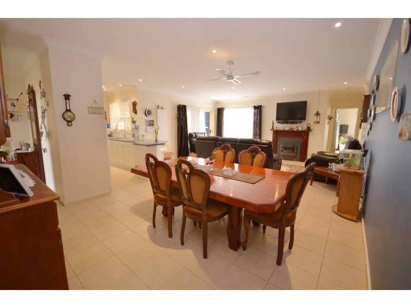 14 Robilliard Way, Sebastopol VIC 3356