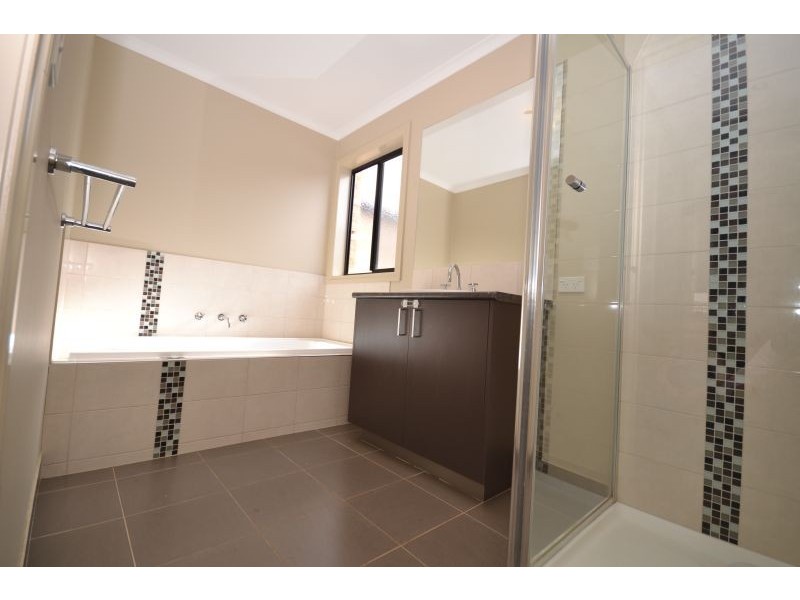 19 Holstein Close, Delacombe VIC 3356