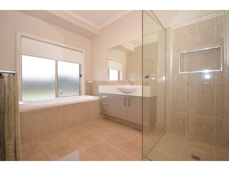 8 Maxwell Street, Cardigan Village VIC 3352