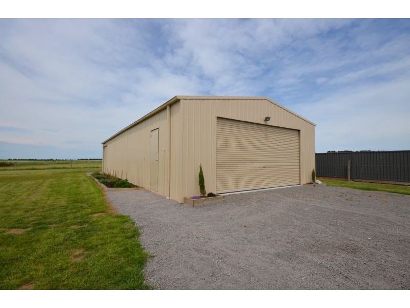 8 Maxwell Street, Cardigan Village VIC 3352