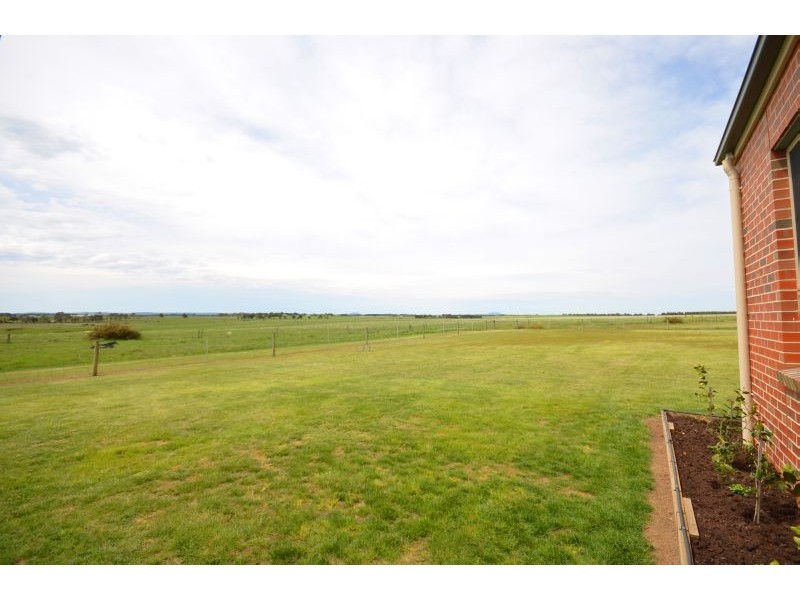 8 Maxwell Street, Cardigan Village VIC 3352