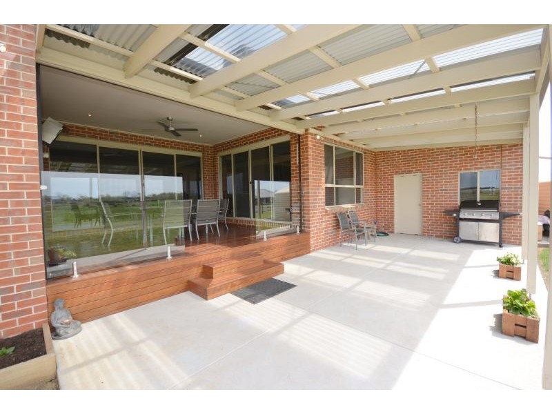 8 Maxwell Street, Cardigan Village VIC 3352