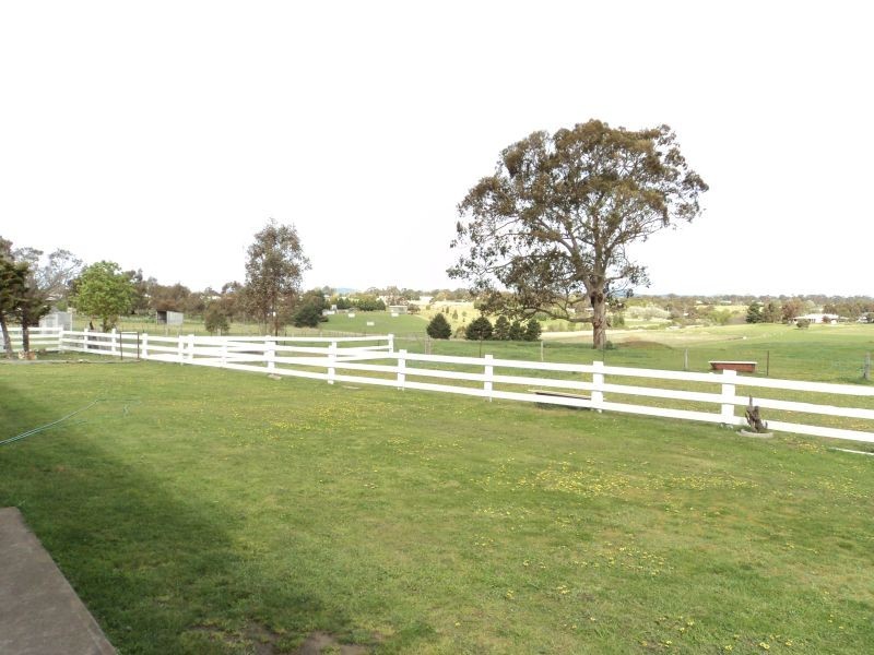 36 Bute Close, Clunes VIC 3370