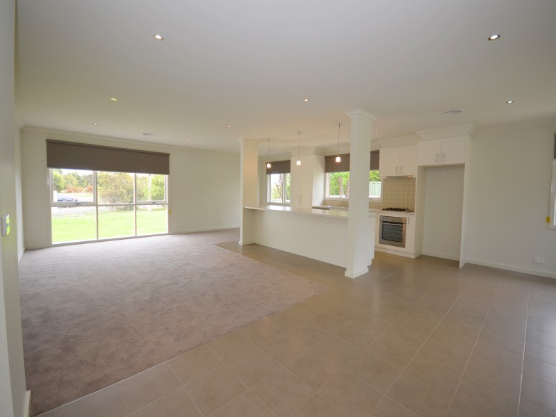 6 Howe Street, Miners Rest VIC 3352