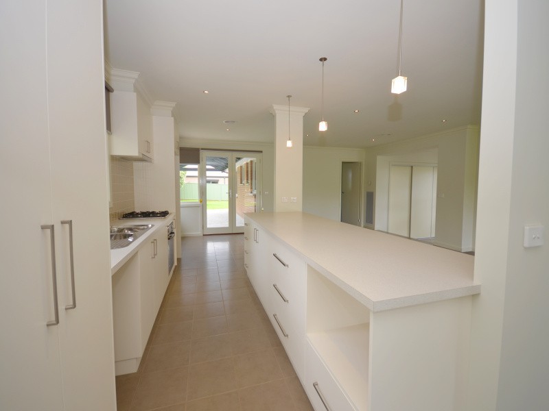 6 Howe Street, Miners Rest VIC 3352