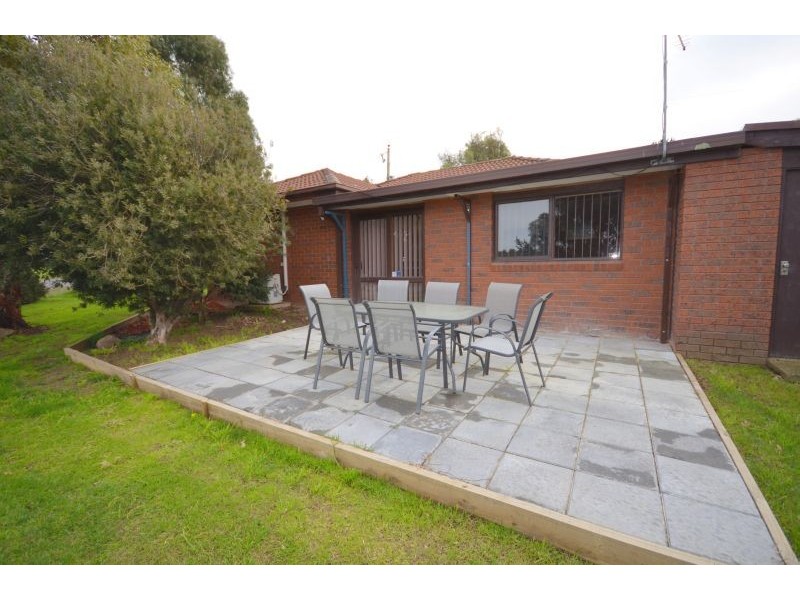 32 Racecourse Road, Haddon VIC 3351