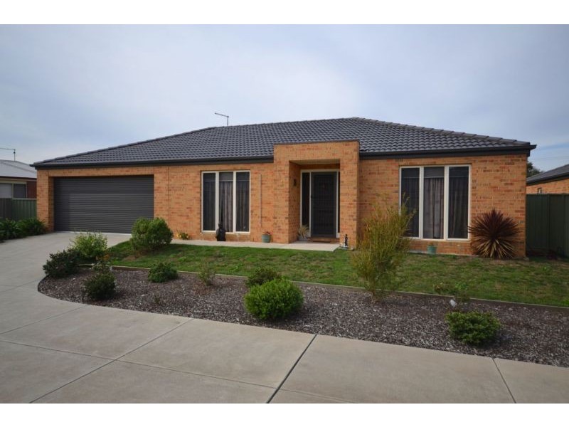 Unit 3, 16 Carmichael Court, Sebastopol VIC 3356