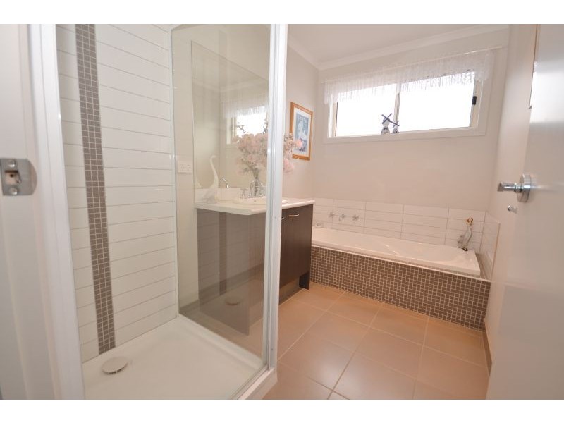 Unit 3, 16 Carmichael Court, Sebastopol VIC 3356