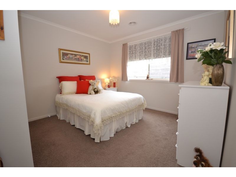 Unit 3, 16 Carmichael Court, Sebastopol VIC 3356