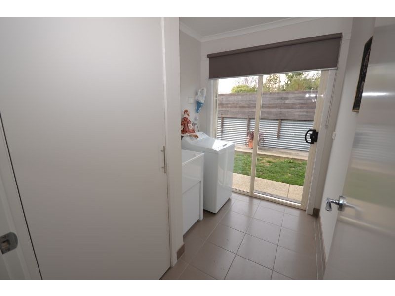 Unit 3, 16 Carmichael Court, Sebastopol VIC 3356