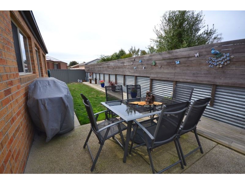 Unit 3, 16 Carmichael Court, Sebastopol VIC 3356