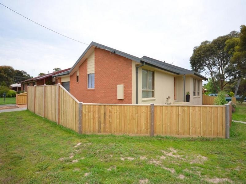 1/24 Bradby Avenue, Mount Clear VIC 3350