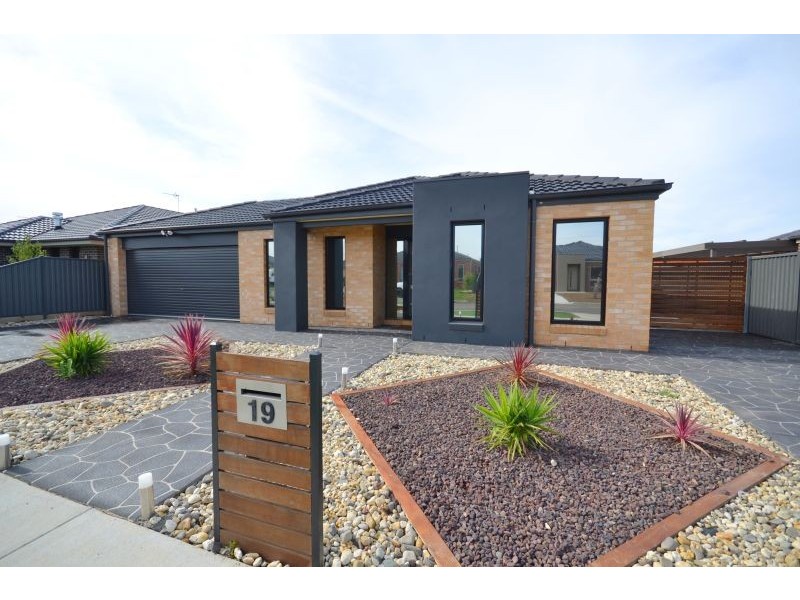 19 Holstein Close, Delacombe VIC 3356