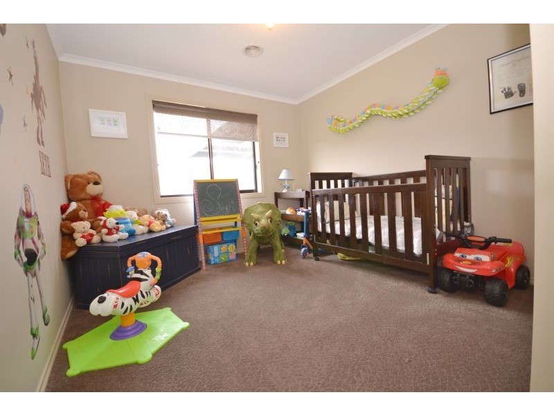 19 Holstein Close, Delacombe VIC 3356